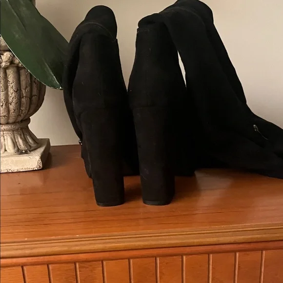 Black Thigh-High Women's Boots - Picture 6 of 6